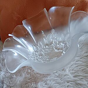 Elegantly Beautiful! Vintage Dartington Glass Bowl (circa 1970-1979)
